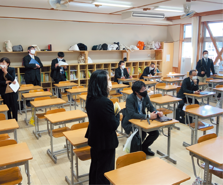 屋代高等学校附属中学校の授業公開は教育委員会も見学。
学校と教育委員会が協働し授業のクオリティ向上に努める