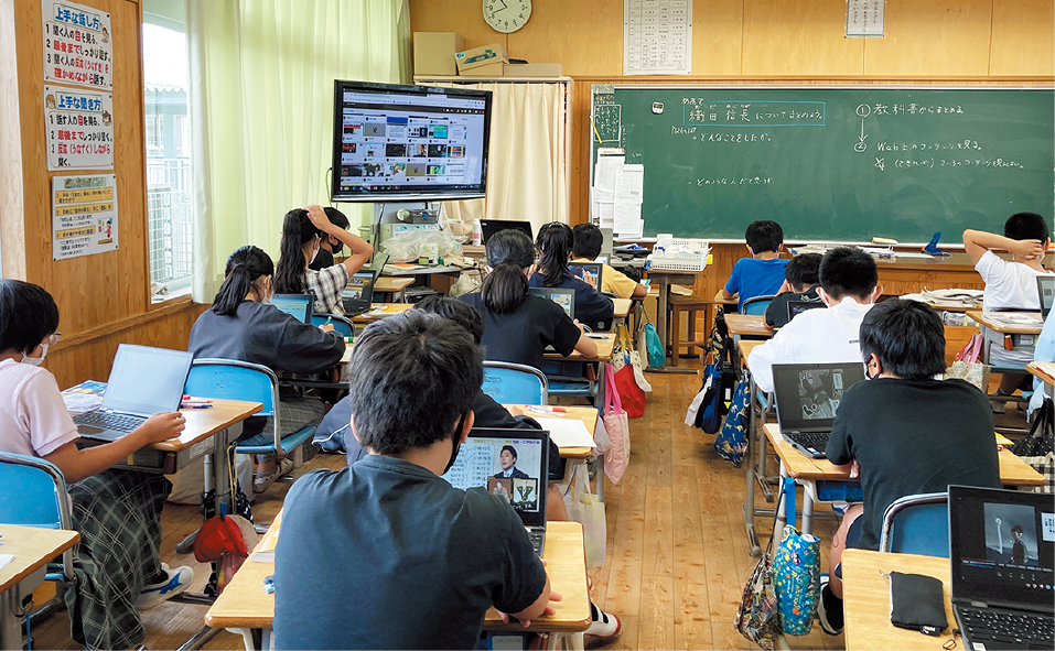織田信長についてまとめる授業。教科書以外にwebコンテンツも確認する