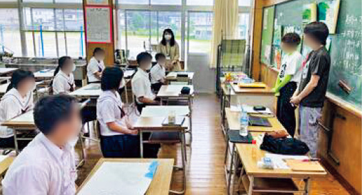 東京の美大生を講師に招く